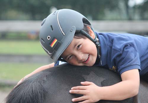 "Pferde für unsere Kinder e.V."-Projekt: FN-Gründerwettbewerb für Ponyreitschulen