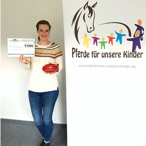 „Pferde für unsere Kinder e.V.“ erhält Kristallkraft Social Horse Award 2017 „Pferde für unsere Kinder e.V.“ erhält Kristallkraft Social Horse Award 2017