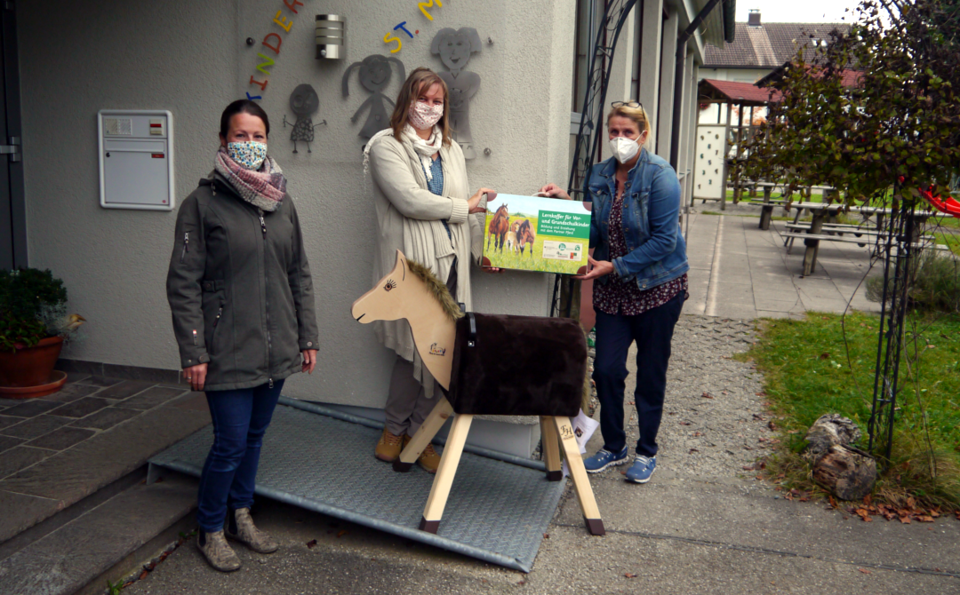 Holzpferd Nr. 8 geht nach Frauenzell