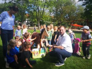 Holzpferdeübergabe Schröter Kindertagesstätte Nordlichter in Teterow