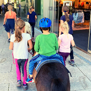 Sommerspaß mit dem Ponyhof Lutz in Legau - Pferde für unsere Kinder